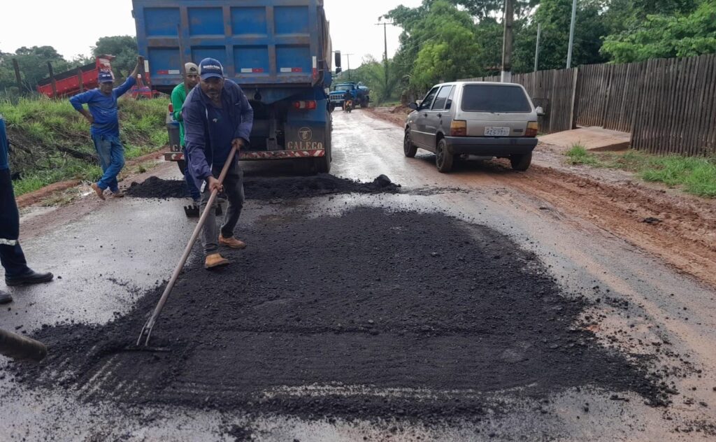 deracre-e-prefeitura-de-rio-branco-seguem-trabalhando-na-manutencao-da-estrada-do-quixada