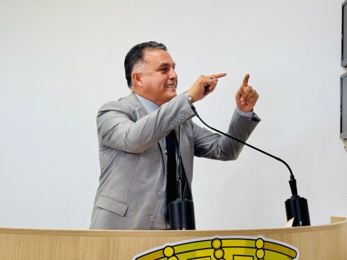 eber-machado-cobra-providencias-e-critica-omissao-sobre-crise-no-transporte-publico-da-capital eber-machado-cobra-providencias-e-critica-omissao-sobre-crise-no-transporte-publico-da-capital