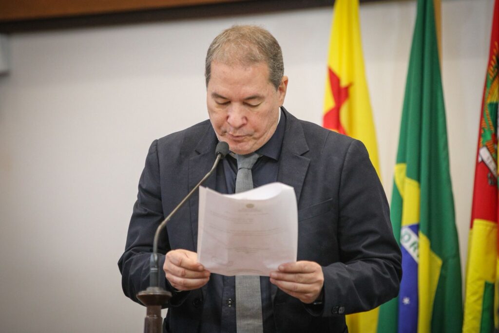 chico-viga-apresenta-mocao-de-aplausos-ao-restaurante-bahrem-&-grill-por-contribuicao-a-economia-acreana