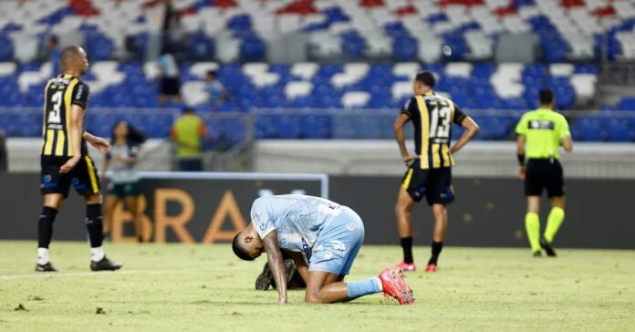 torcida-do-remo-nao-perdoa-e-enche-a-web-de-memes-do-rebaixamento-do-paysandu;-veja-imagens