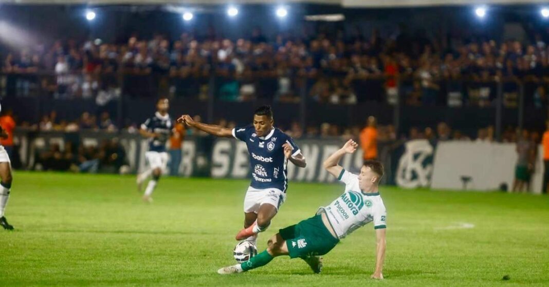 remo-leva-gol-no-ultimo-segundo,-empata-com-a-chape-e-frustra-o-torcedor-no-baenao