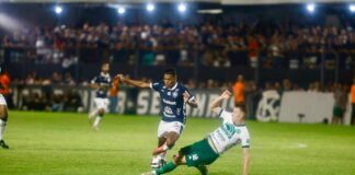 remo-leva-gol-no-ultimo-segundo,-empata-com-a-chape-e-frustra-o-torcedor-no-baenao