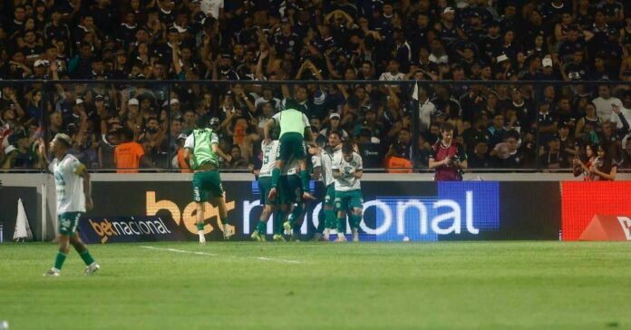 guto-ferreira-apos-empate-da-chape-no-ultimo-lance:-‘nao-tem-nada-perdido,-vamos-ate-o-fim’