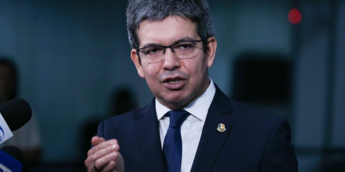 randolfe:-governo-quer-integrar-policias-e-penas-duras-contra-faccao