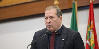 chico-viga-apresenta-projeto-que-garante-transporte-gratuito-para-jovens-atletas-de-futebol-no-acre