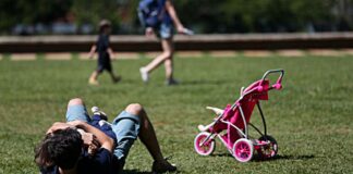 licenca-paternidade-e-avanco,-mas-ainda-e-desigual-no-cuidado-infantil