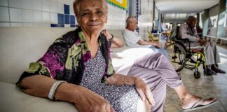 tema-da-redacao-do-enem-ajuda-a-debater-etarismo,-dizem-professores 