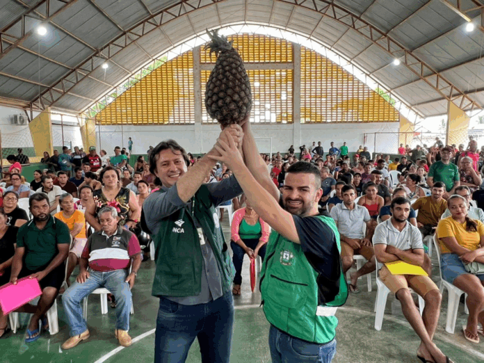 incra-acre-beneficia-mais-de-200-familias-em-tarauaca-com-credito-fomento-mulher;-prefeito-rodrigo-damasceno-participa-de-solenidade