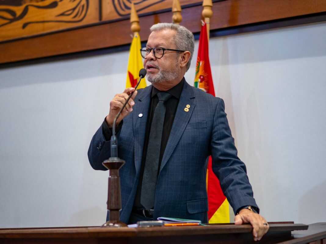 afonso-fernandes-apresenta-projeto-que-reconhece-e-valoriza-a-atividade-de-cuidadores-de-idosos-no-acre