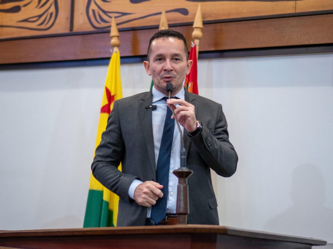 adailton-cruz-alerta-para-caso-grave-em-feijo-e-critica-risco-de-fechamento-do-hosmac