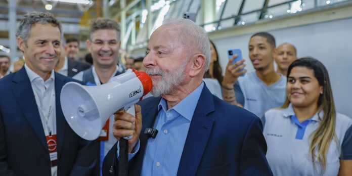 lula-assina-medida-que-altera-regras-para-vales-alimentacao-e-refeicao lula-assina-medida-que-altera-regras-para-vales-alimentacao-e-refeicao