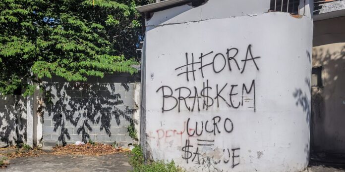 vitimas-de-afundamento-de-solo-criticam-acordo-entre-braskem-e-alagoas vitimas-de-afundamento-de-solo-criticam-acordo-entre-braskem-e-alagoas