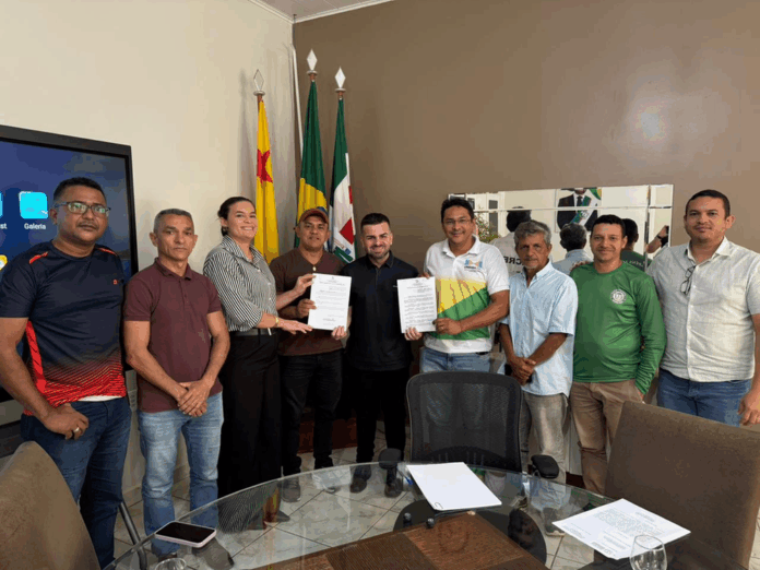 prefeito-de-tarauaca-anuncia-avancos-para-a-educacao-em-reuniao-com-sinteac prefeito-de-tarauaca-anuncia-avancos-para-a-educacao-em-reuniao-com-sinteac