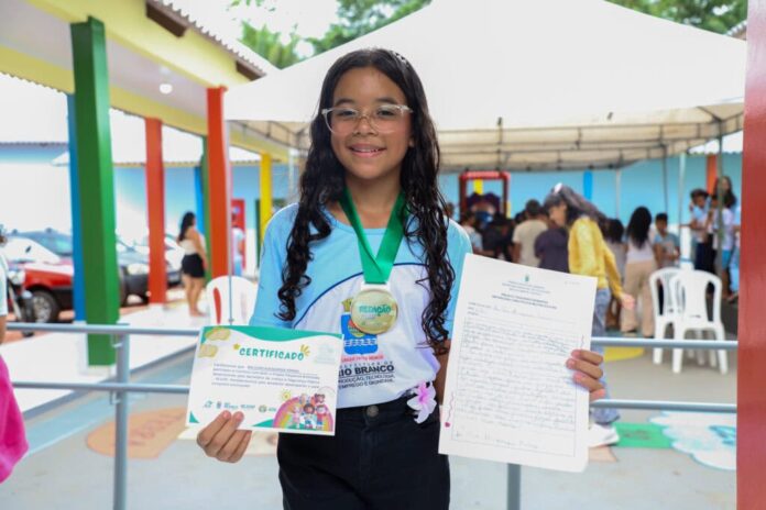 acre-pela-vida-celebra-formatura-do-projeto-pequenos-brilhantes-em-rio-branco