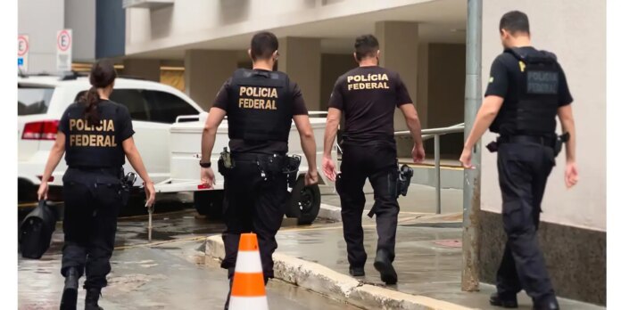 fraudes-no-inss:-ex-ministro-de-bolsonaro-e-deputados-sao-alvos-da-pf fraudes-no-inss:-ex-ministro-de-bolsonaro-e-deputados-sao-alvos-da-pf