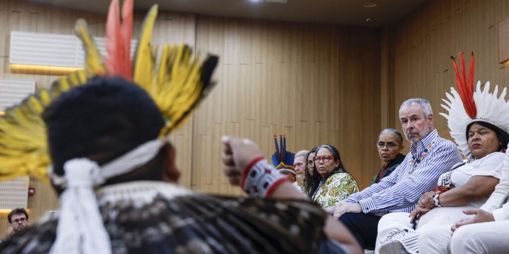 Após protesto, indígenas Munduruku são recebidos por presidente da COP – Cidade AC News apos-protesto,-indigenas-munduruku-sao-recebidos-por-presidente-da-cop