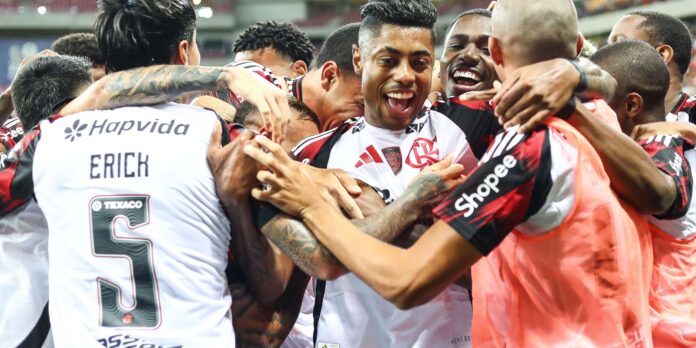 flamengo-goleia-sport-e-assume-lideranca;-palmeiras-derrota-santos