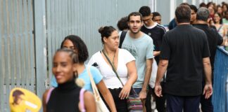 enem-2025:-cerca-de-70%-dos-inscritos-fizeram-segunda-dia-de-provas
