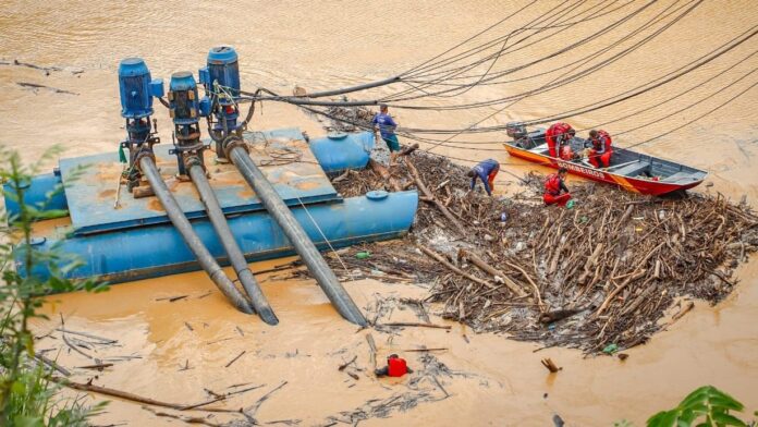 defesa-civil-municipal-emite-alerta-amarelo-apos-rapida-subida-do-rio-acre-e-grande-fluxo-de-balseiros