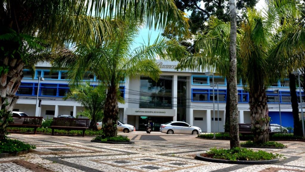 rio-branco-mais-verde:-prefeitura-instala-pontos-de-coleta-para-lixo-eletronico-e-pilhas