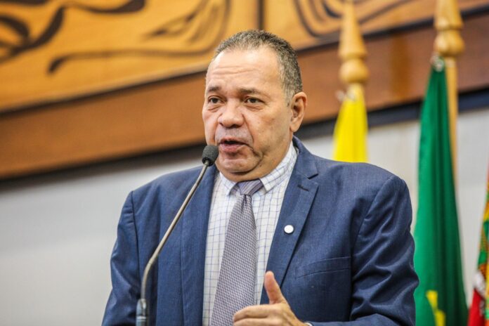 lider-do-governo,-manoel-moraes,-rebate-criticas-e-afirma-que-plano-da-saude-sera-executado-“com-responsabilidade-e-respeito”