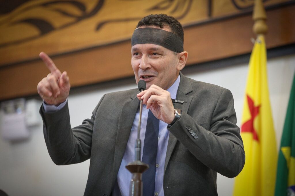 adailton-cruz-denuncia-tentativa-de-cerceamento-e-cobra-atualizacao-do-plano-de-carreira-da-saude