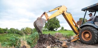 prefeitura-de-rio-branco-realiza-limpeza-e-manutencao-no-bairro-cidade-nova