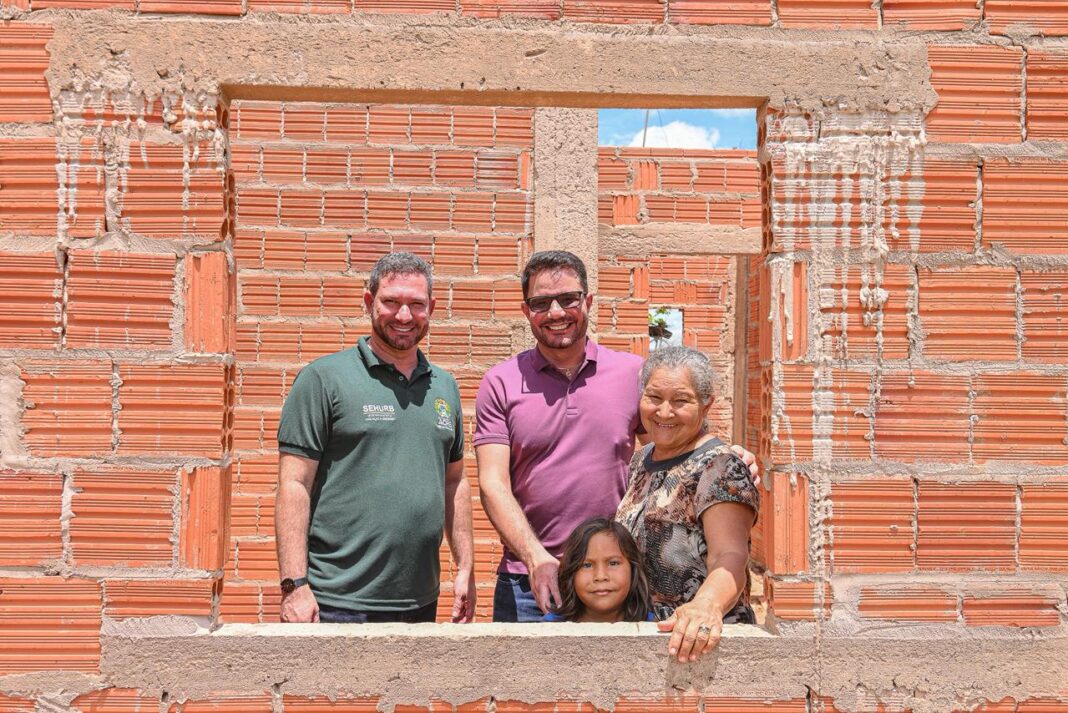 governador-gladson-cameli-realiza-visita-tecnica-a-unidades-habitacionais-em-construcao-no-bujari