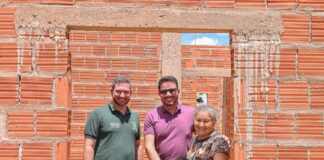 governador-gladson-cameli-realiza-visita-tecnica-a-unidades-habitacionais-em-construcao-no-bujari