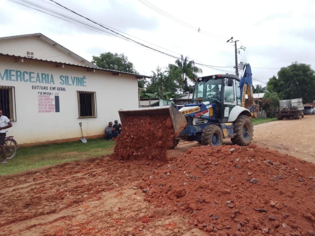 deracre-reforca-apoio-a-prefeitura-de-feijo-com-maquinarios-e-equipe-tecnica-na-manutencao-das-vias-urbanas