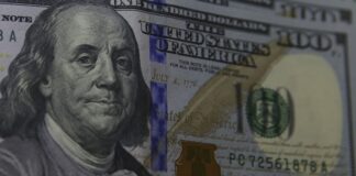 dolar-supera-r$-5,40-em-meio-a-ajustes-externos-e-tensao-politica