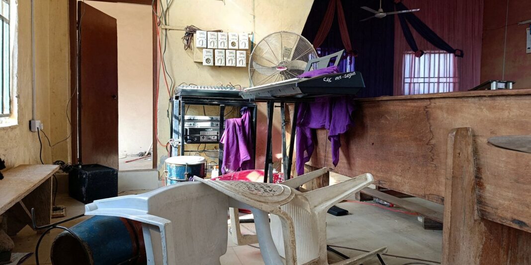 mais-de-300-pessoas-sao-levadas-de-escola-na-nigeria