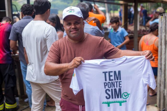 em-clima-de-festa-e-alta-expectativa,-moradores-do-bairro-siberia-aguardam-entrega-de-ponte-historica-em-xapuri-com-churrasco