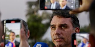 moraes-autoriza-a-visita-dos-filhos-de-bolsonaro-na-pf