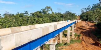 prefeito-de-rio-branco-realiza-visita-tecnica-as-obras-da-ponte-sobre-o-igarape-caipora