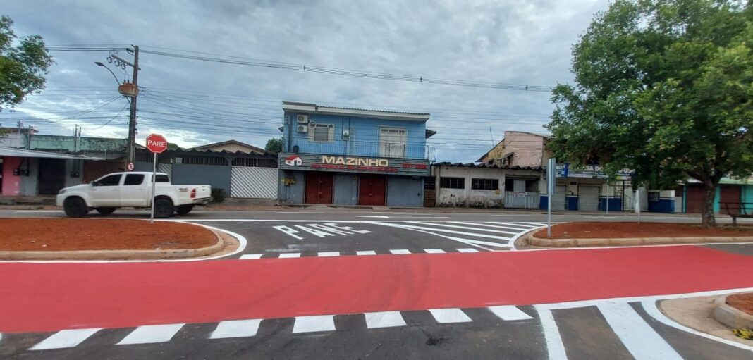 prefeitura-de-rio-branco-implanta-melhorias-no-transito-da-valdomiro-lopes-apos-reivindicacoes-da-comunidade