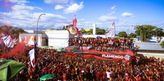 flamengo-embarca-para-final-da-libertadores-com-festa-da-torcida