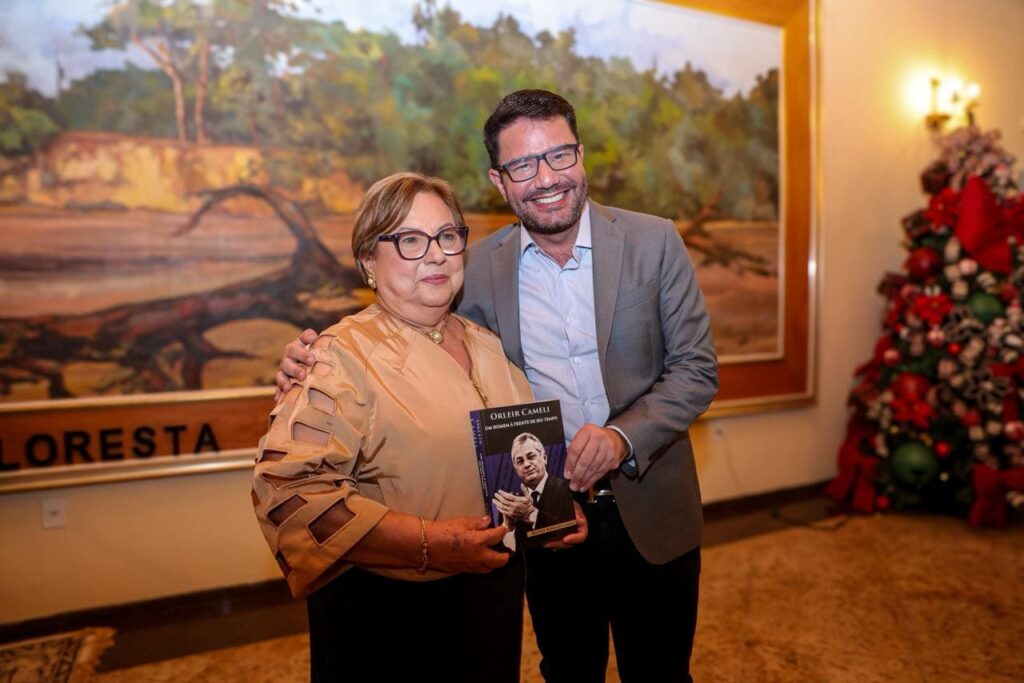 governador-gladson-prestigia-lancamento-de-livro-sobre-legado-de-orleir-cameli-em-rio-branco