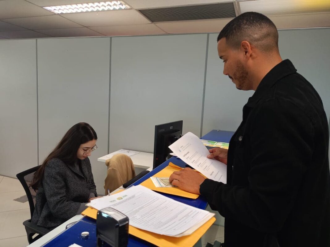 candidatos-aprovados-no-concurso-do-iapen-entregam-documentacao