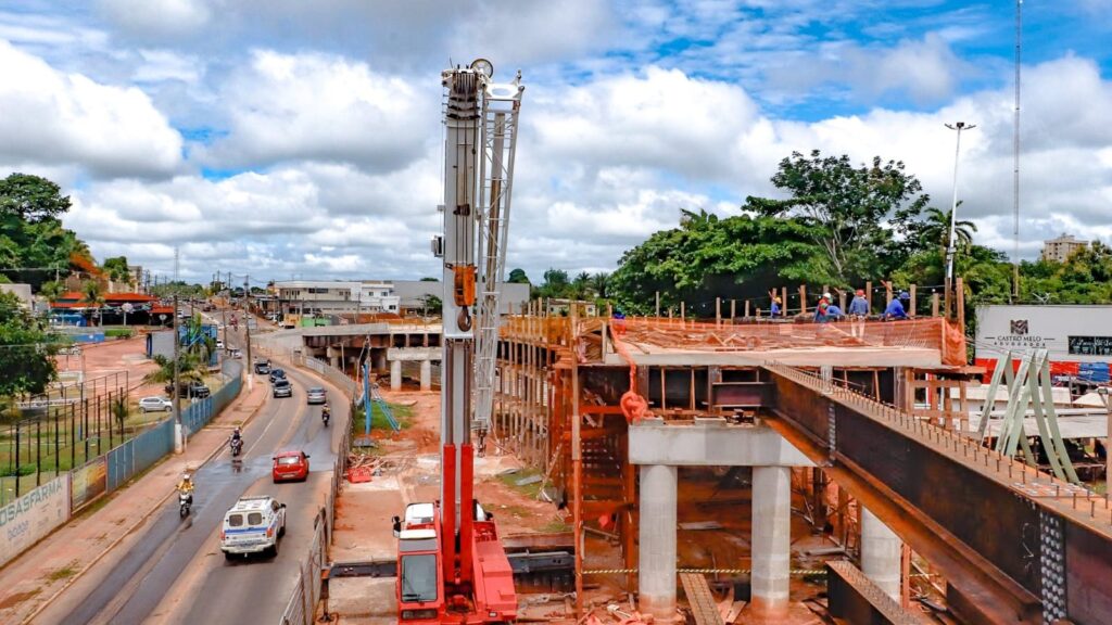 prefeitura-de-rio-branco-segue-avancando-nas-obras-do-elevado-da-aabb-e-do-novo-mercado-elias-mansour