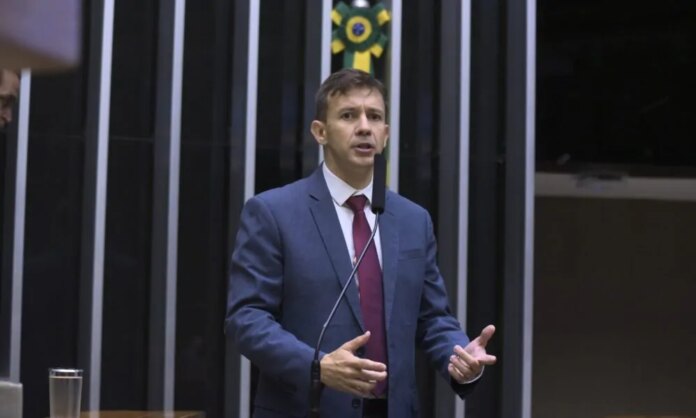 projeto-de-lei-de-eduardo-velloso-que-padroniza-boletins-de-ocorrencia-avanca-na-camara