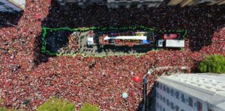 familias-se-juntam-a-multidao-para-festejar-titulo-do-flamengo-no-rj