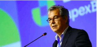 “Jorge Viana comentando tarifas dos EUA enquanto a internet inventa que ele negociou com Trump.”