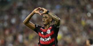 Flamengo empata Atlético-MG no Maracanã e adia a confirmação do título do Brasileirão