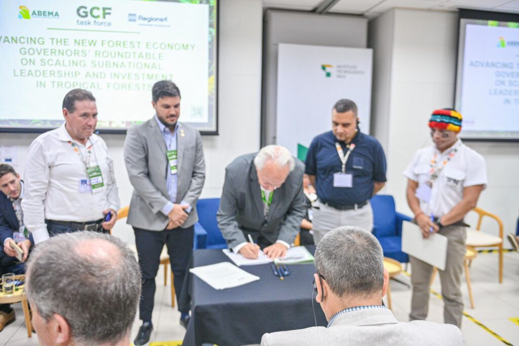 Governador Gladson Camelí assina memorando de parceria entre GCF e Unamaz para pesquisas em sustentabilidade, mudanças climáticas e gestão de recursos na Amazônia | Cidade AC News – Notícias do Acre
