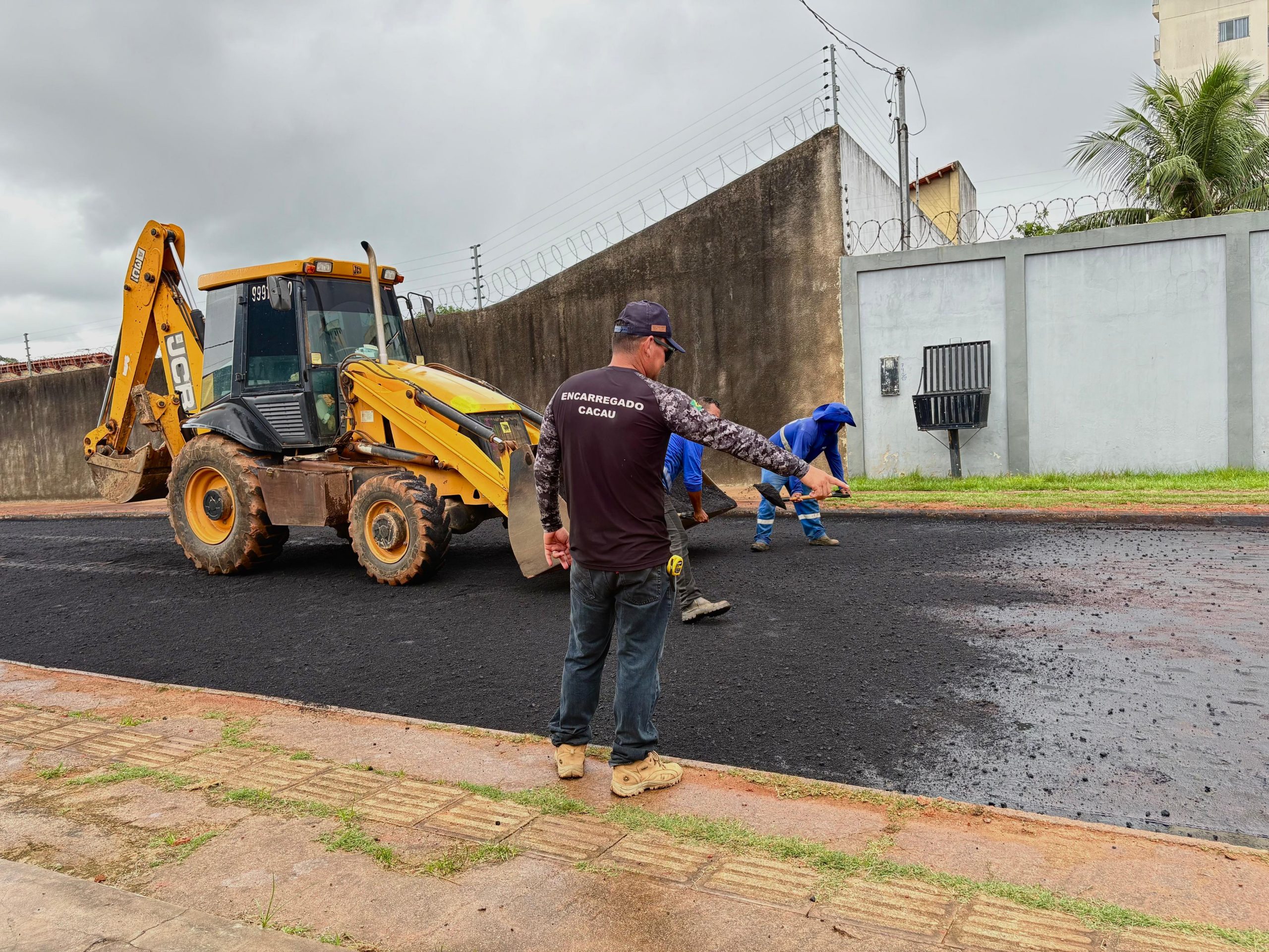 Foto de recapeamento asfáltico