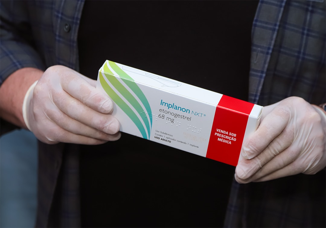 Foto do dispositivo contraceptivo Implanon