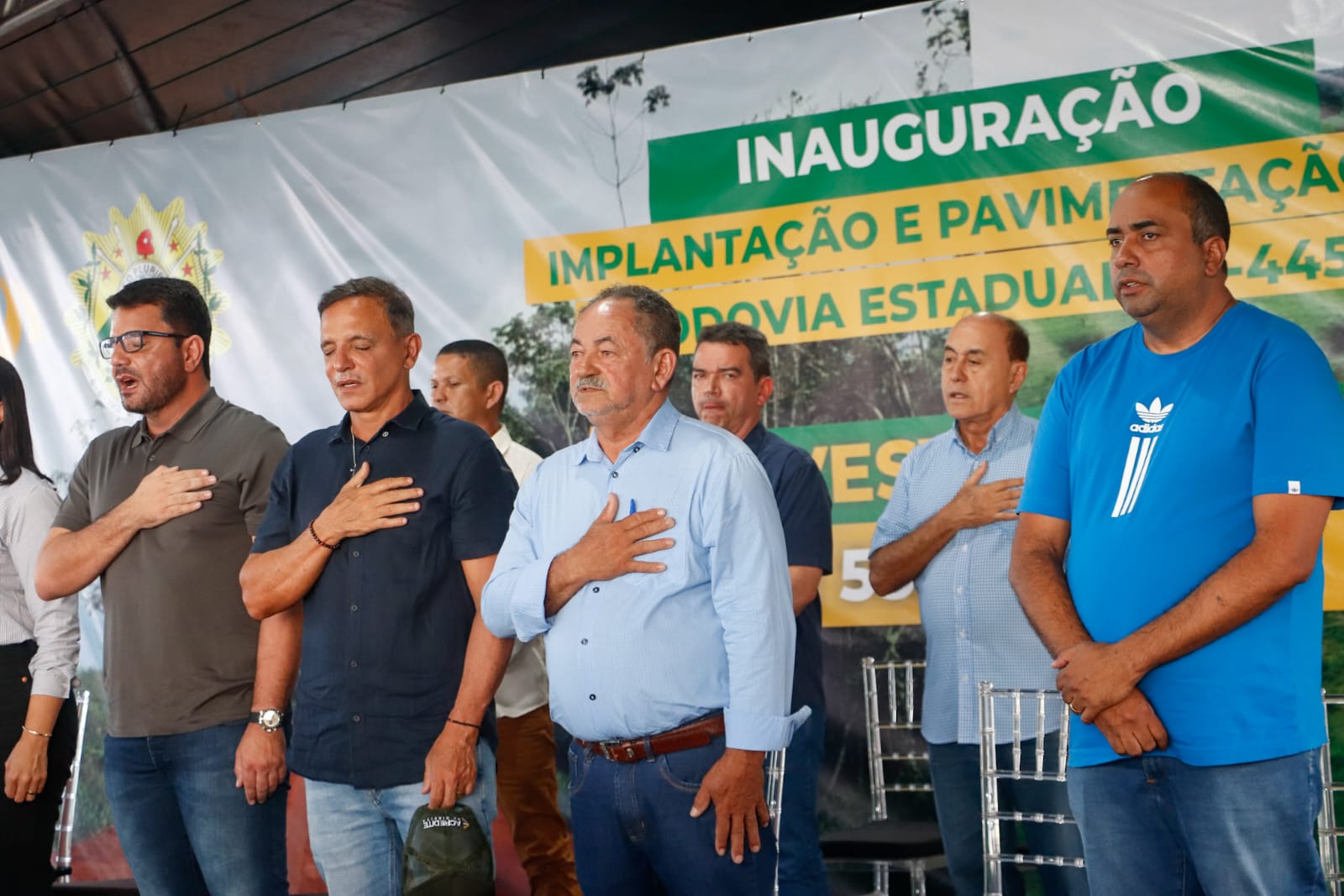 Pavimentacao asfaltica da AC 455 8