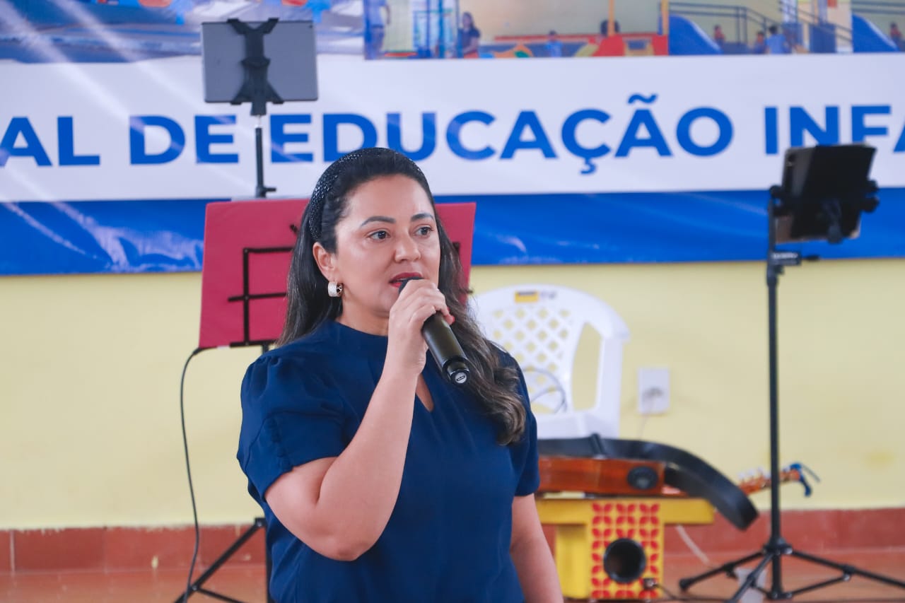 Prefeitura reinaugura e credencia a Escola Luiza Carneiro Dantas 3 1