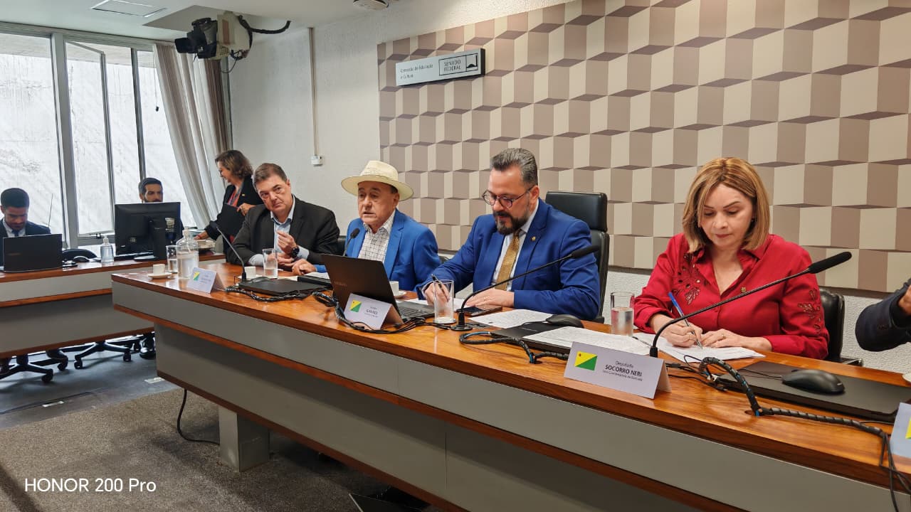 Foto do Prefeito de Rio Branco e autoridades em Brasília